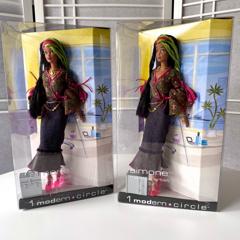 1 modern Circle Simone
2003 Barbie Collectibles
Mattel
